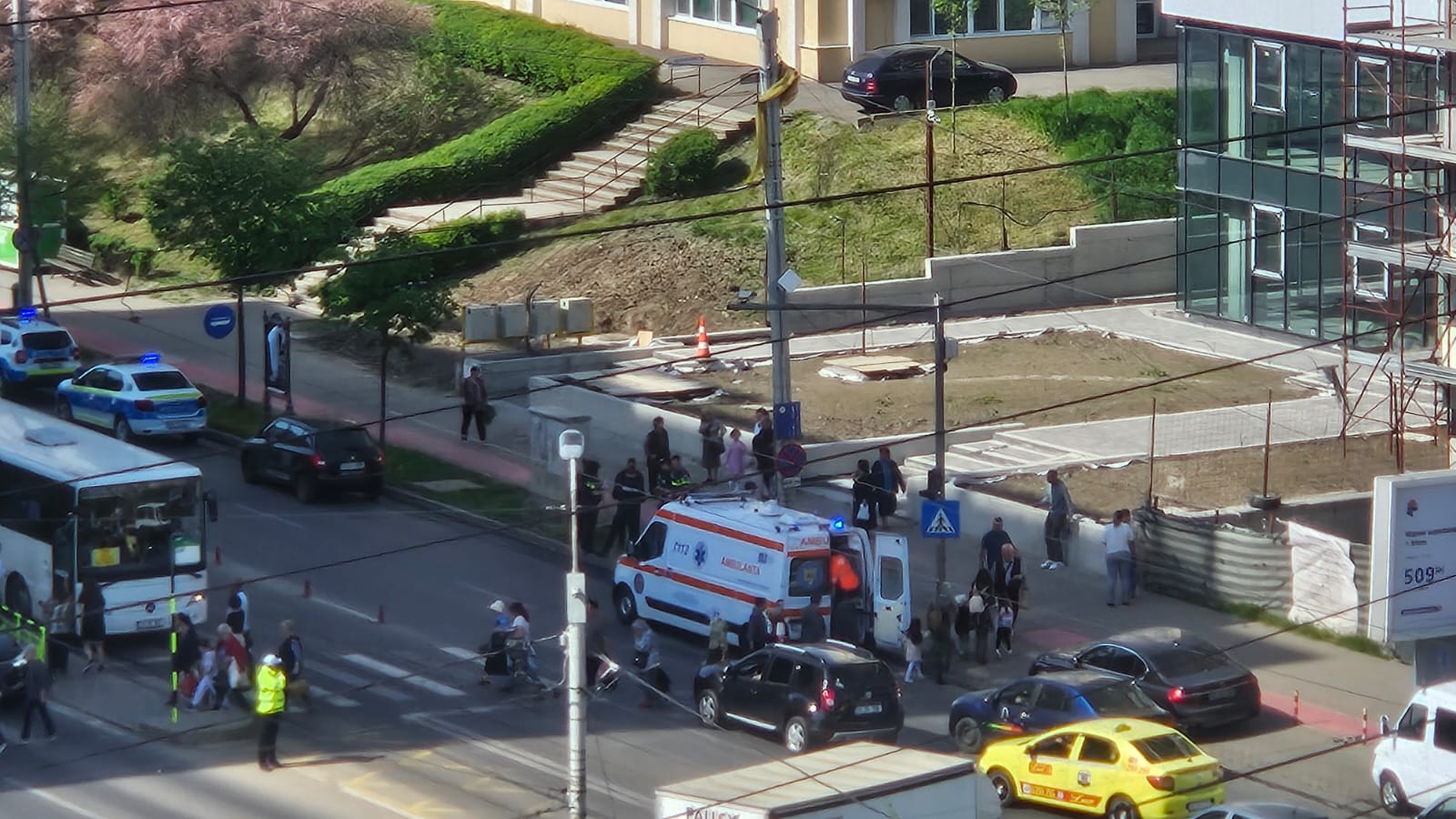 Pieton accidentat în CUG, pe trecere. Martorii spun că semafoarele nu au funcționat