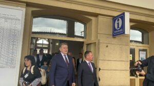 Crin Antonescu, prezent la festivalul „Podul de Flori”, din centrul orașului Ungheni, în Piața Independenței FOTO/VIDEO