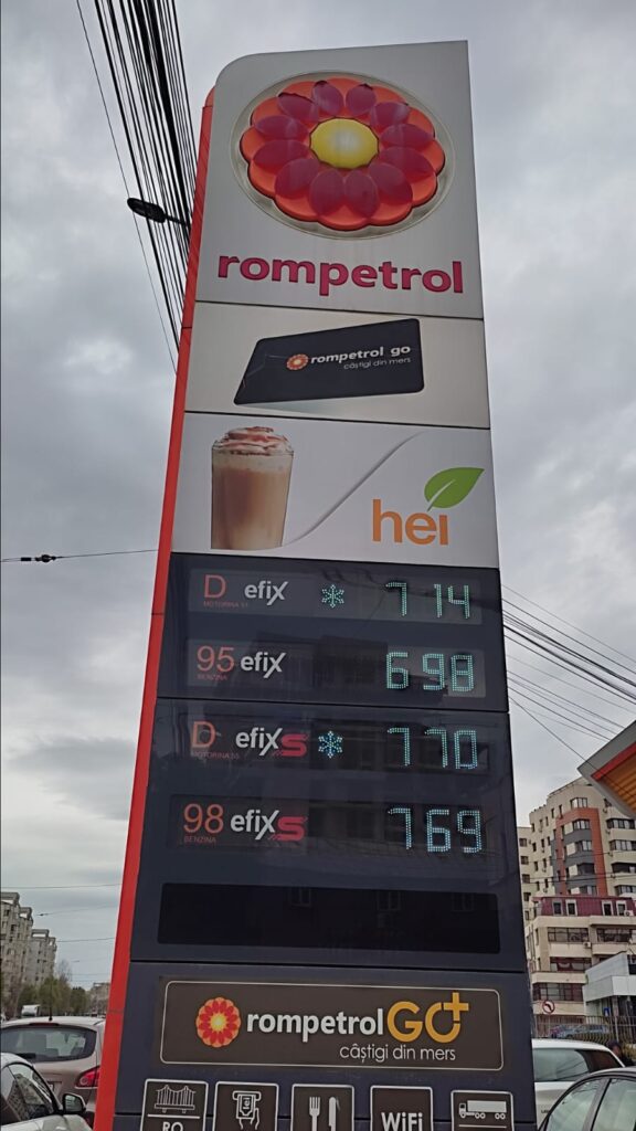  FOTO: Vești bune pentru șoferi la pompe: Prețul benzinei a scăzut