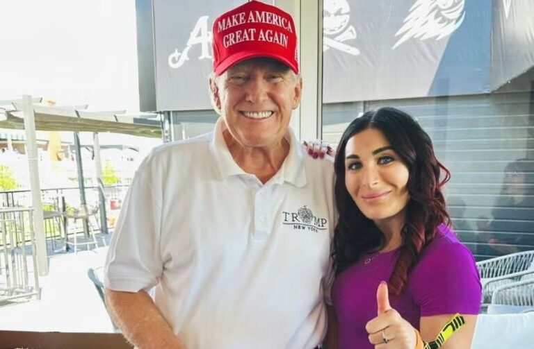 CNN: Casa Albă a concediat trei angajaţi ai Consiliului Naţional de Securitate după ce Trump s-a întâlnit cu activista de extremă dreapta Laura Loomer