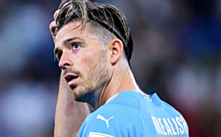 Un suporter Manchester United i-a dat palme lui Jack Grealish, de la Manchester City