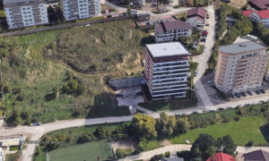 Fuge sau nu la vale dealul din spatele Păcurariului? Până să se lămurească lucrurile, aici nu se va mai construi nimic