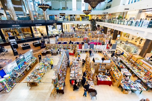 Târgul de Carte LIBREX revine la Palas cu o agendă culturală bogată: noi apariții editoriale, întâlniri cu scriitorii, momente artistice, conferințe cu personalități și sesiuni de autografe 