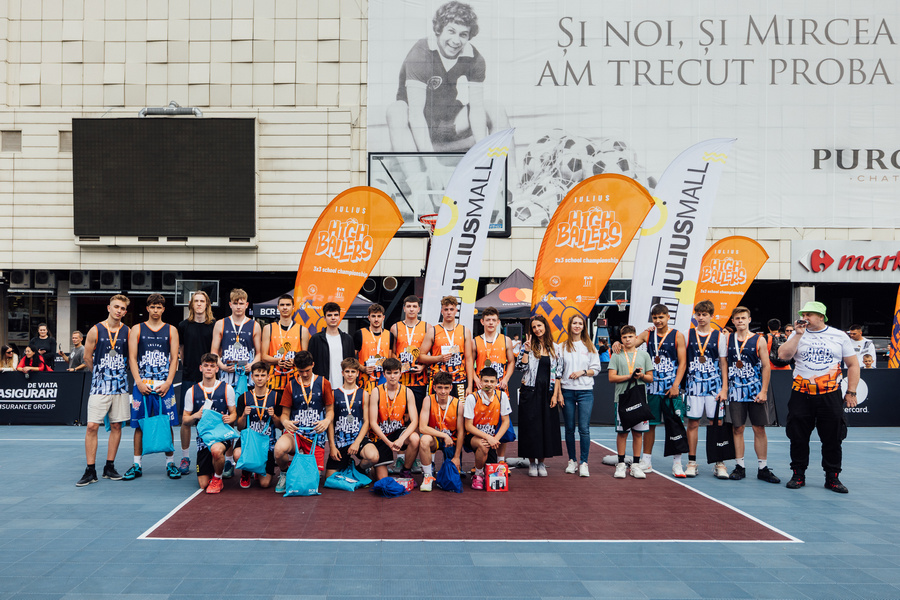  Ambele finale ale Iulius High Ballers, campionatul de baschet organizat de Iulius Mall, au fost câștigate de echipe ale Liceului de Informatică Iaşi. Află cum a fost competiția!