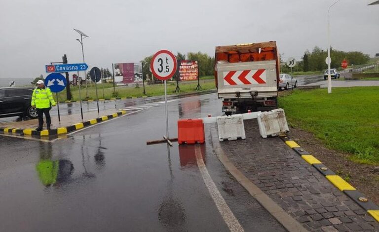 Cod roşu de inundaţii – Restricţii de trafic din cauza ploilor