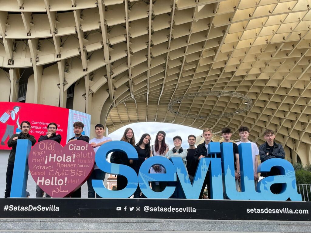 Experiențe memorabile pentru elevii cuziști, prin programul Erasmus, în Sevilla, Spania