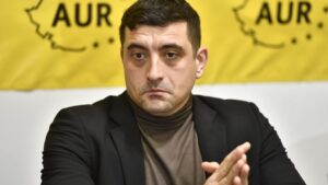 O „muiere” din Iași i-a închis live-ul lui Simion. „Instiga la ură, îi îndemna pe oameni să iasă în stradă, să facă proteste”/FOTO