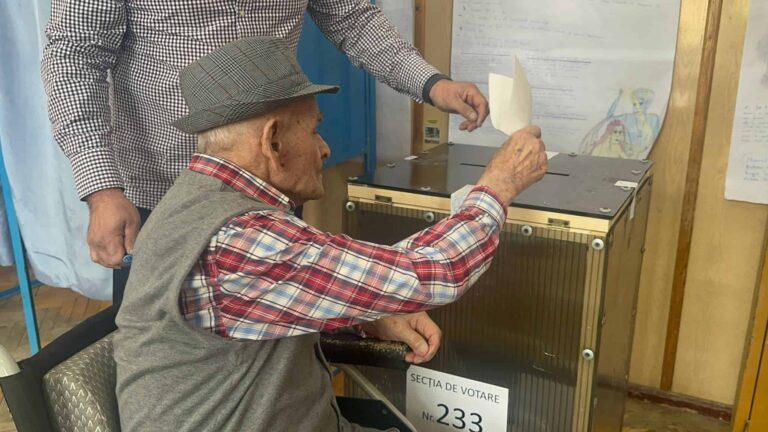 Cel mai vârstnic român care a votat duminică - Iosif Rus, la 109 ani: un legământ cu viitorul