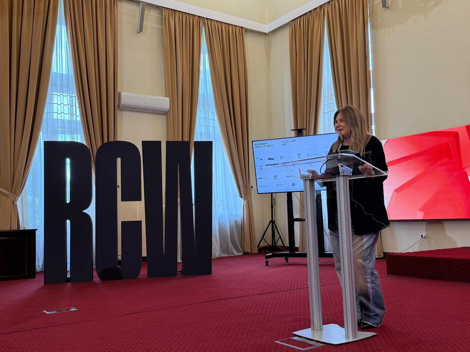 Irina Schrotter, președinte FEPIC (Federația Patronatelor din Industriile Creative), organizator Romanian Creative Week