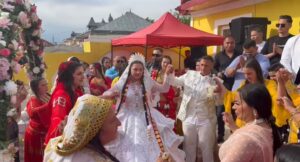Aur, fanfară și onoare: cum transformă căldărarii din Dancu o zi obișnuită într-o sărbătoare regală