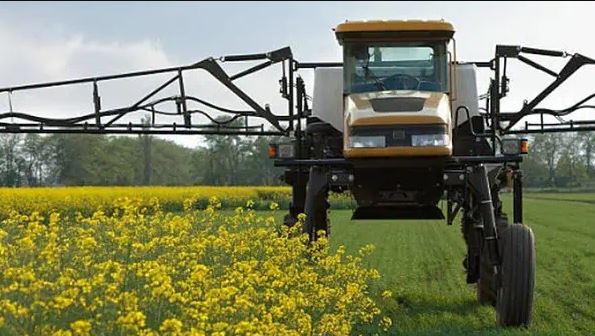 Risc mare pentru recoltele din Agribusiness: Blocarea utilizării unui pesticid amenință cele mai mari exporturi ale României 