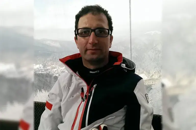 Curtea de apel Ploieşti respinge afirmaţiile conform cărora preşedintele instanţei a convocat o şedinţă pentru a discuta decizia judecătorului care a suspendat şi anulat Hotărârea CCR privind anularea alegerilor