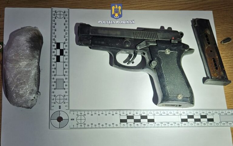Peste 320 de percheziţii, în perioada 12-15 mai, la persoane suspectate că au cumpărat arme şi muniţii din mediul online