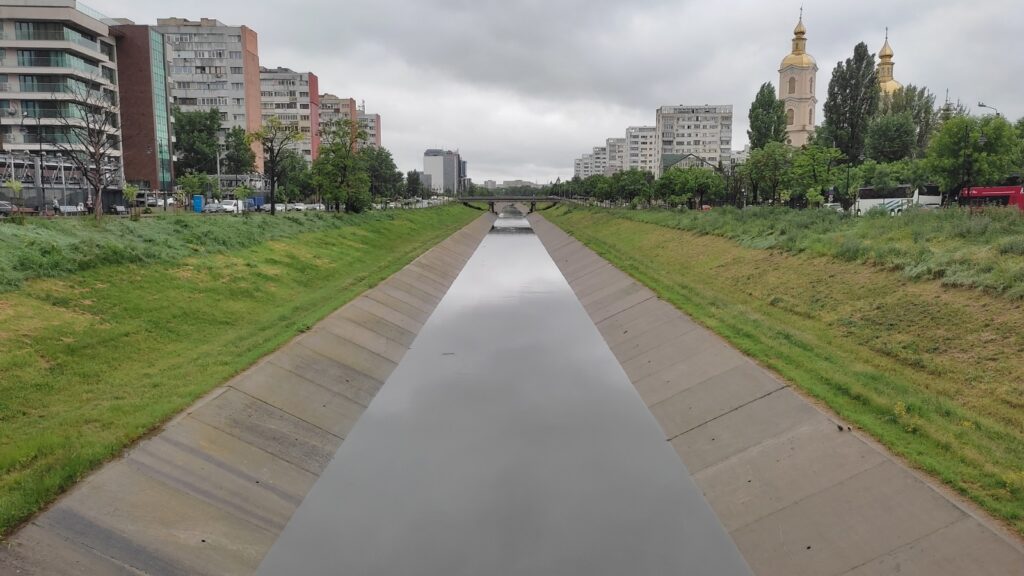  FOTO/VIDEO: Cum arată albia râului Bahlui, după ploile care au „lovit” zona Moldovei