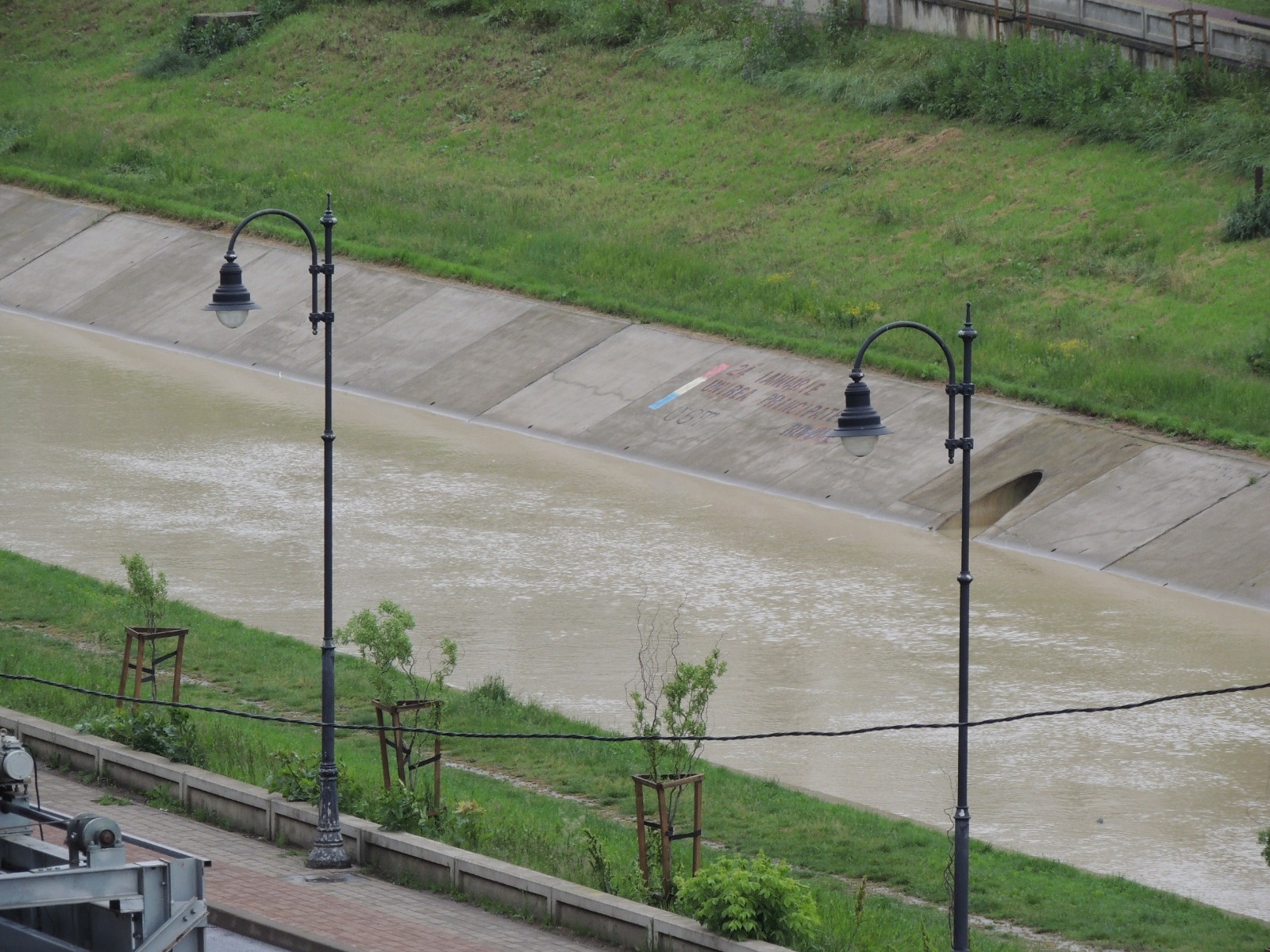 Ploi „eterne” la Iași – Mai rezistă Bahluiul sau urmează inundații ...