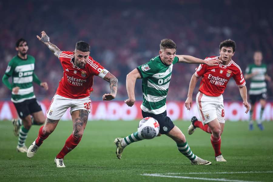 Lisabona „fierbe”: Benfica şi Sporting se întâlnesc în meci direct pentru titlul de campioană a Portugaliei, o premieră