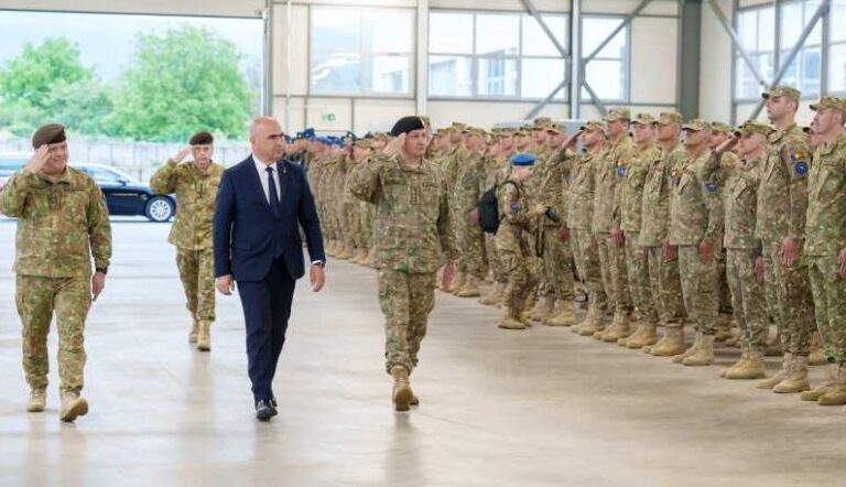 Ilie Bolojan s-a întâlnit cu militarii români aflați în misiune în Bosnia și Herțegovina