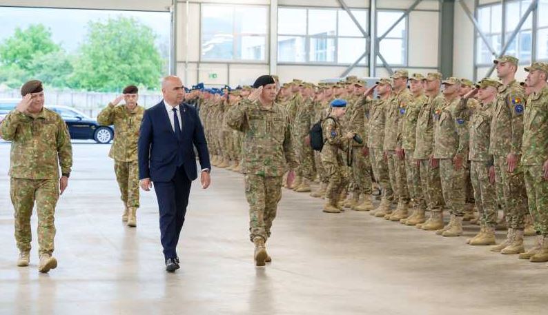  Ilie Bolojan s-a întâlnit cu militarii români aflați în misiune în Bosnia și Herțegovina
