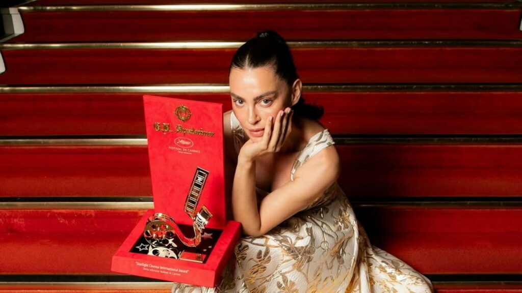 Ieșeanca Catrinel Menghia, premiată la Cannes cu trofeul Starlight