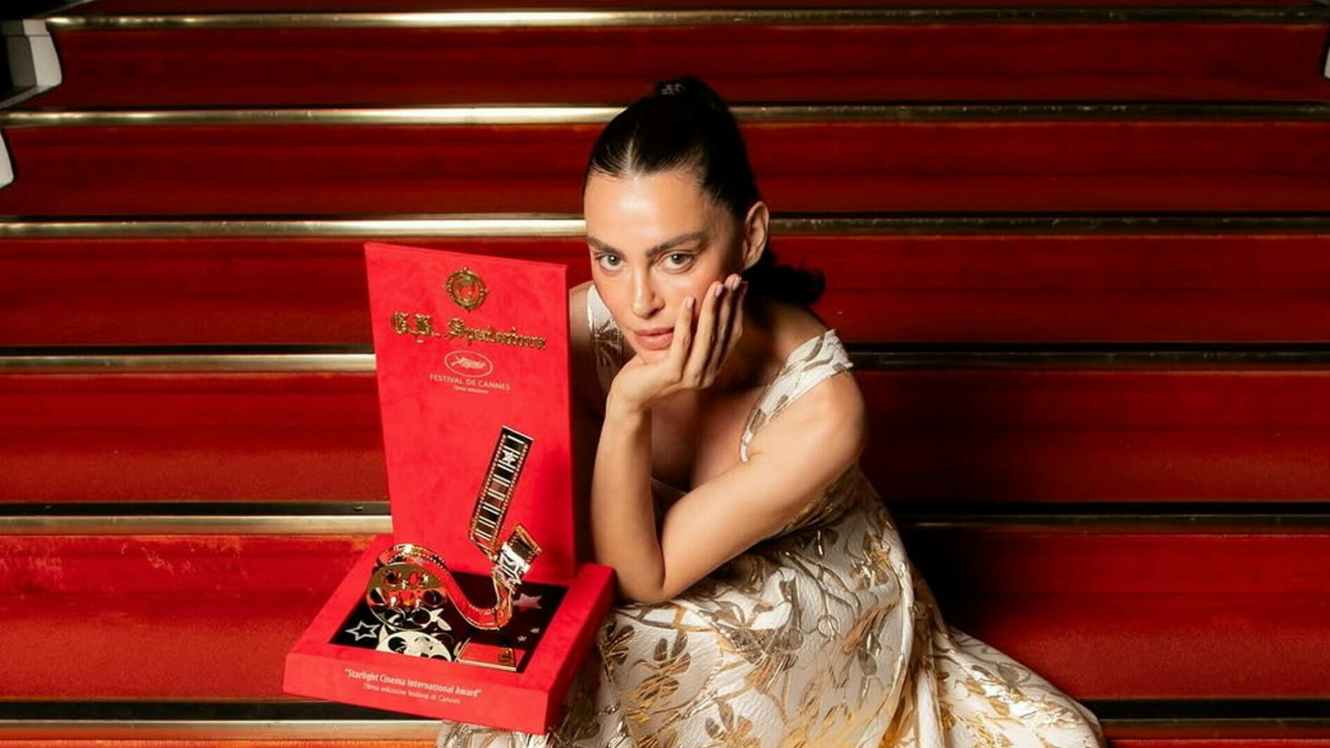 Ieșeanca Catrinel Menghia, premiată la Cannes cu trofeul Starlight