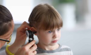 Când și de ce este necesar controlul ORL la cei mici? Sfaturile pediatrilor de la Spitalul de Copii Iași