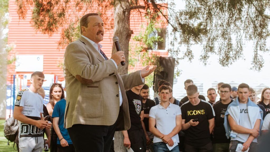 Rectorul TUIASI, plăcut impresionat de mobilizarea tinerilor la vot: „Vă mulţumesc că prin votul vostru aţi susţinut valorile naţionale şi europene”