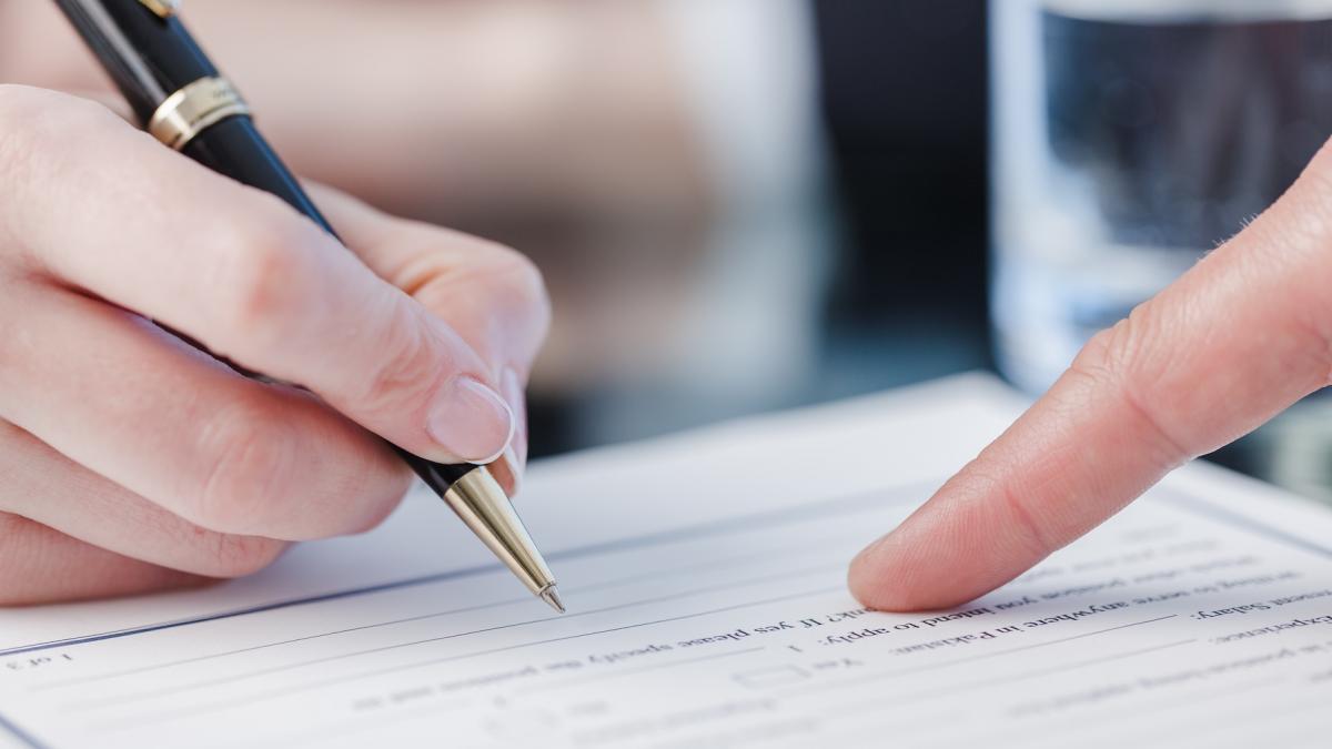 Mai sunt doar două săptămâni pentru depunerea declarației unice. Cine trebuie să plătească la sănătate și pensii?
