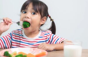 Cum prevenim deficitul de fier la copii? Sfaturile medicilor de la Spitalul pentru Copii „Sf. Maria”
