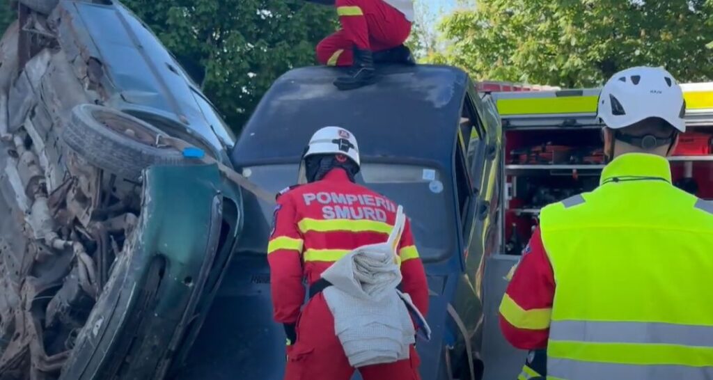  VIDEO – „Nu mă uit la fața victimelor. Imaginile alea nu le mai uiți niciodată”. Mărturiile cutremurătoare ale unui descarcerator ieșean