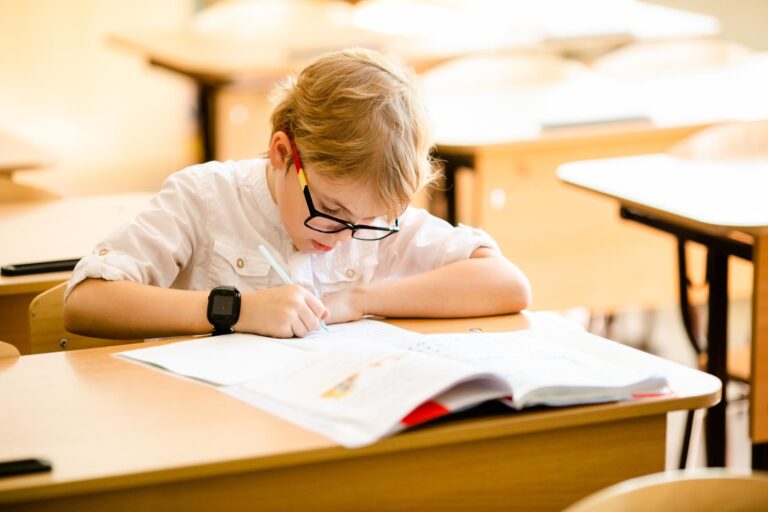 Începe Evaluarea Națională pentru elevii de clasa a II-a
