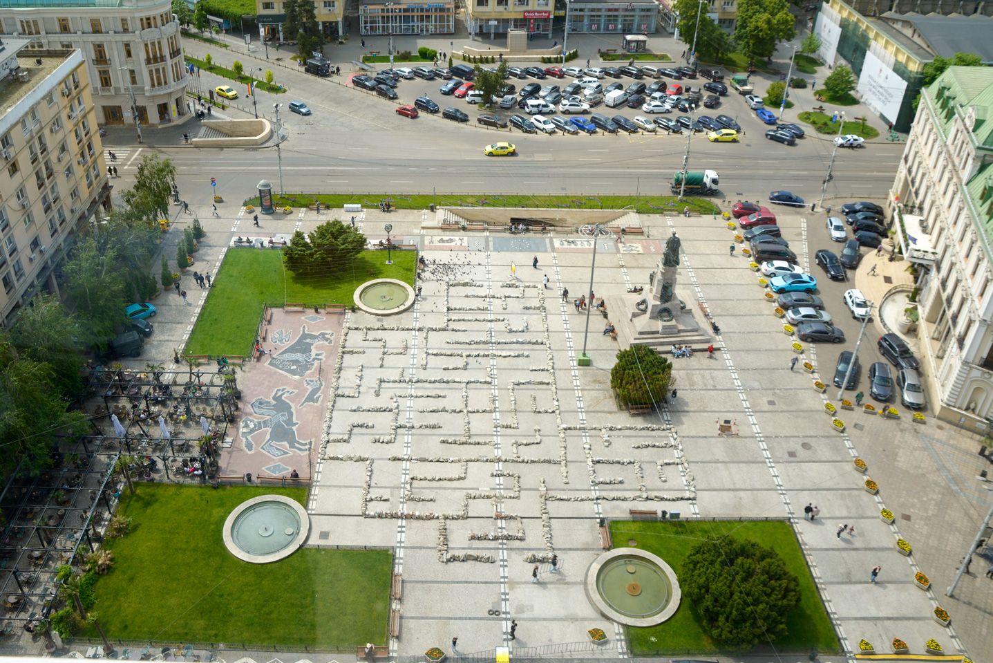 Sute de artiști români și străini, prezenți în zeci de expoziții, transformă Iașul  într-un epicentru european al artei, la Romanian Creative Week