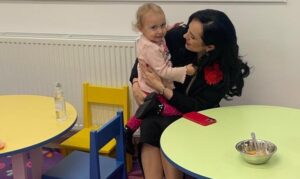 Programul de susținere a fertilizării in vitro, cu vouchere de 15.000 de lei, în dezbatere publică