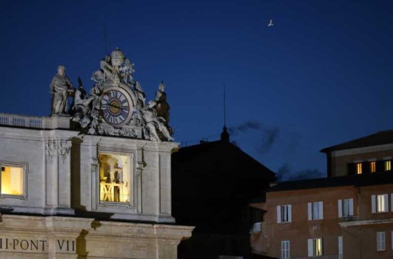 Fum negru la Vatican, după primul tur de vot în Conclav