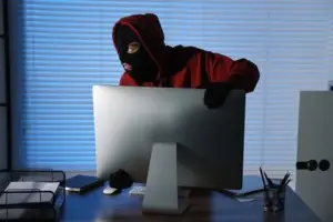 Tânăr din Suceava, suspectat de mai multe furturi comise în Iași, prins la Constanța