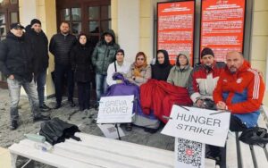 Sibiu: Șapte muzicieni ai Filarmonicii, în greva foamei. Unul a fost transportat la spital