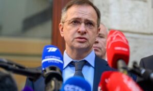 Rezultatele discuției dintre Rusia şi Ucraina de la Istanbul anunţate de Vladimir Medinski: un armistiţiu, o întâlnire Putin-Zelenski şi un schimb „masiv” de câte 1.000 de prizonieri „în zilele următoare”