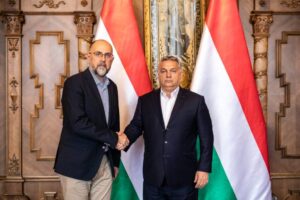 Kelemen Hunor, mesaj dur la adresa premierului ungar: „Simion nu este nici suveranist, nici creștin – el este anti-maghiar! A dansat pe mormintele bunicilor noștri”