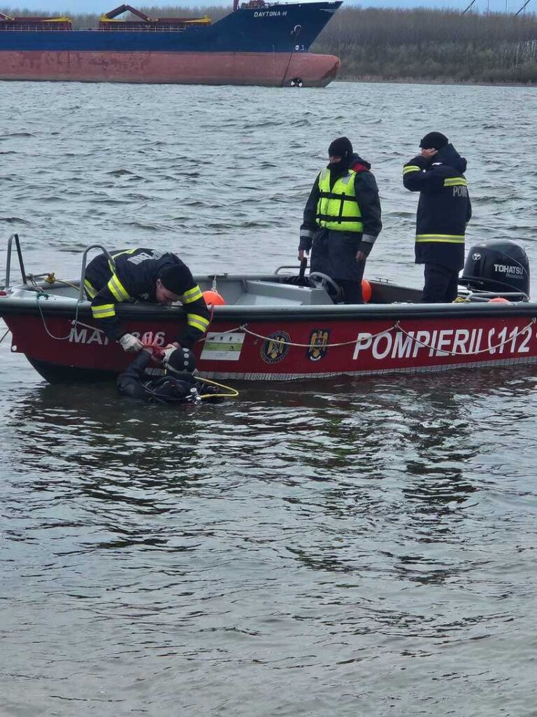 Accident naval grav pe Dunăre, în judeţul Dolj. Ar fi fost implicate două ambarcaţiuni mici şi o barjă