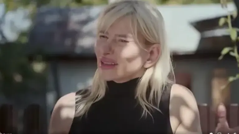 Mătușa lui Simion, judecătoare, face reclamă electorală nepotului. Ea a dat statul în judecată pentru un salariu mai mare și a câștigat