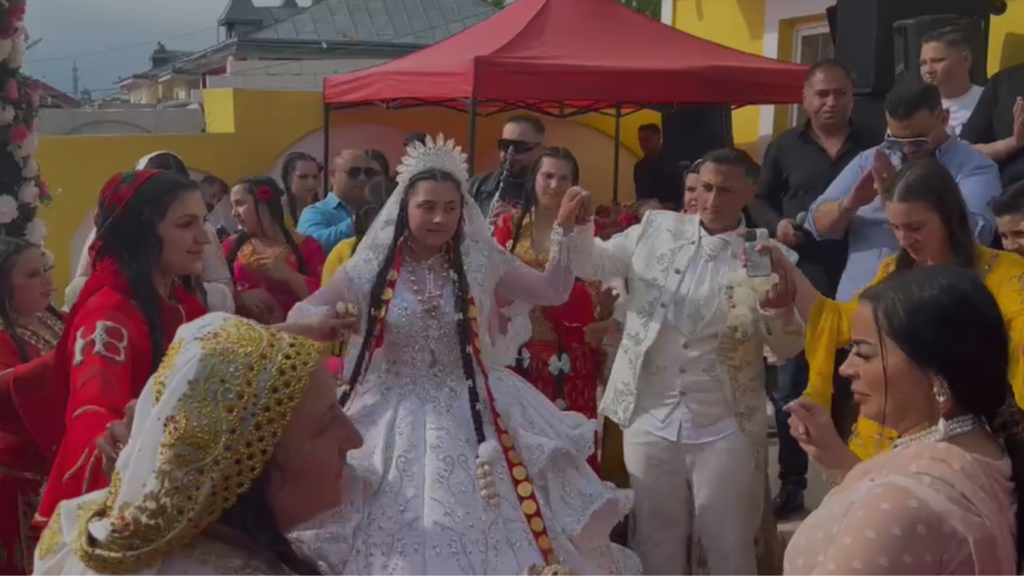 Nuntă mare în Dancu! Leo și Cocolina, nepoții bulibașei din cartier, se căsătoresc! – FOTO/VIDEO