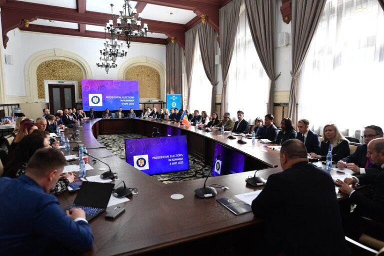 Conducerea AEP s-a întâlnit cu observatorii internaționali înaintea alegerilor prezidențiale