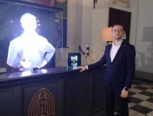 VIDEO - Palatul Culturii din Iași: Holograma lui Ioan D. Berindey întâmpină vizitatorii și răspunde la întrebări