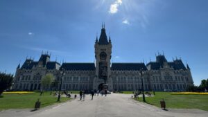 Tinere talente europene readuc la viață Sala Mașinilor din Palatul Culturii Iași, într-un experiment artistic internațional