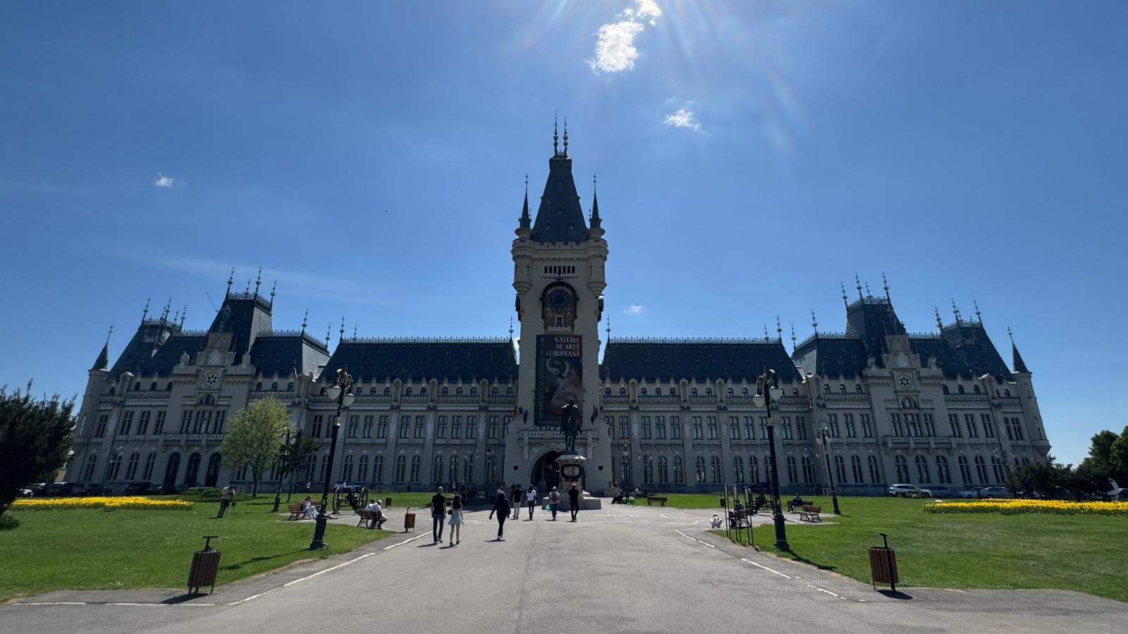 Tinere talente europene readuc la viață Sala Mașinilor din Palatul Culturii Iași, într-un experiment artistic internațional