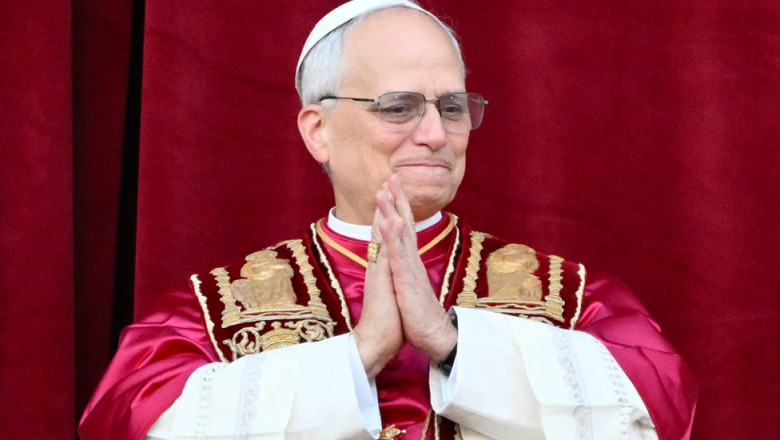 La prima sa slujbă ca papă, Leon al XIV-lea deplânge declinul credinţei şi vrea ca Biserica să fie „un far care să lumineze nopţile întunecate”