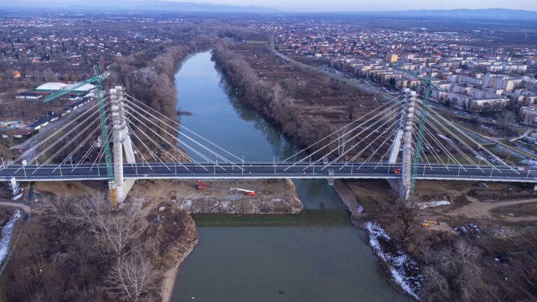 A fost inaugurat podul Transilvania, cel mai lung pod hobanat din România