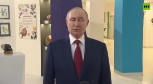 Putin după ce a vorbit cu Trump la telefon: Rusia este „pregătită să lucreze” împreună cu Ucraina la un „memorandum” privind „un posibil tratat de pace”