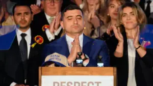 La final de aprilie, de teama că Simion câștigă, firmele străine au scos 1,17 miliarde de euro din România