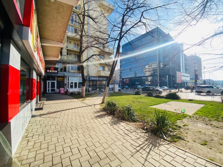 Cât au mai ajuns prețurile în Centru? Papucei.ro vinde un spațiu de 87 mp și cere o sumă surprinzătoare: 650.000 euro, plus TVA