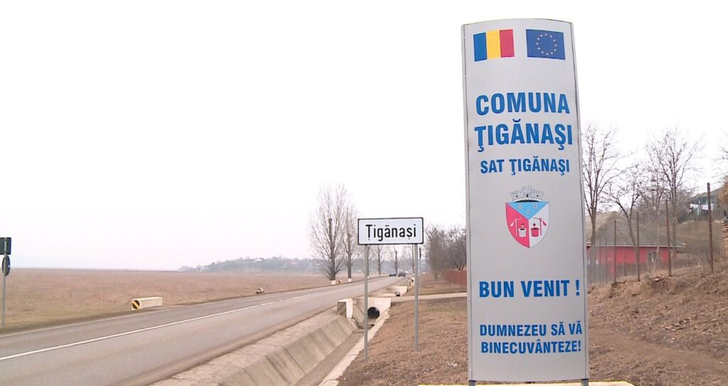 UPDATE Care este pulsul acestei zile istorice în mediul rural din județul Iași /La Secția de votare nr. 737 din comuna Țigănași, și-au făcut apariția primii alegători